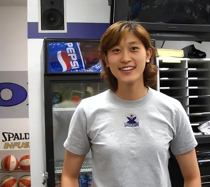 王思雨锁定胜局隋菲菲传承中国女篮精神