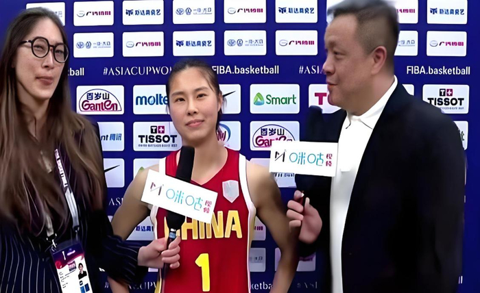 王思雨锁定胜局隋菲菲传承中国女篮精神