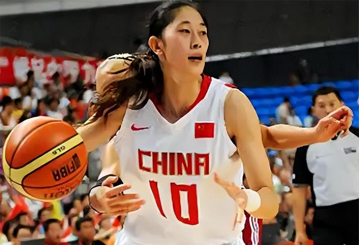 王思雨锁定胜局隋菲菲传承中国女篮精神