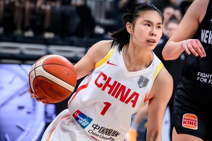 王思雨锁定胜局隋菲菲传承中国女篮精神