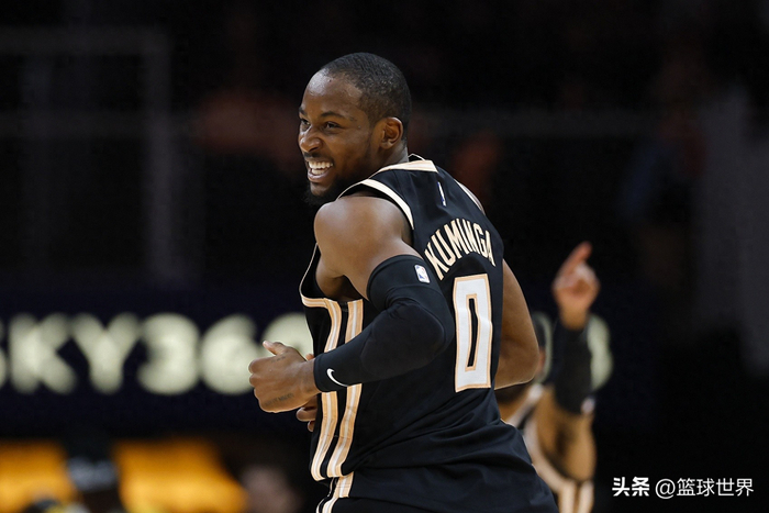 库明加老鹰首战低迷 面对强敌数据全面下滑