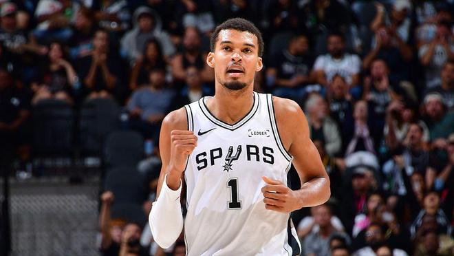 文班亚马养伤8个月突破极