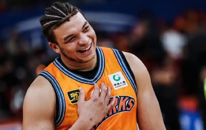 洛夫顿伤病影响季后赛前景 上海男篮阵容面临挑